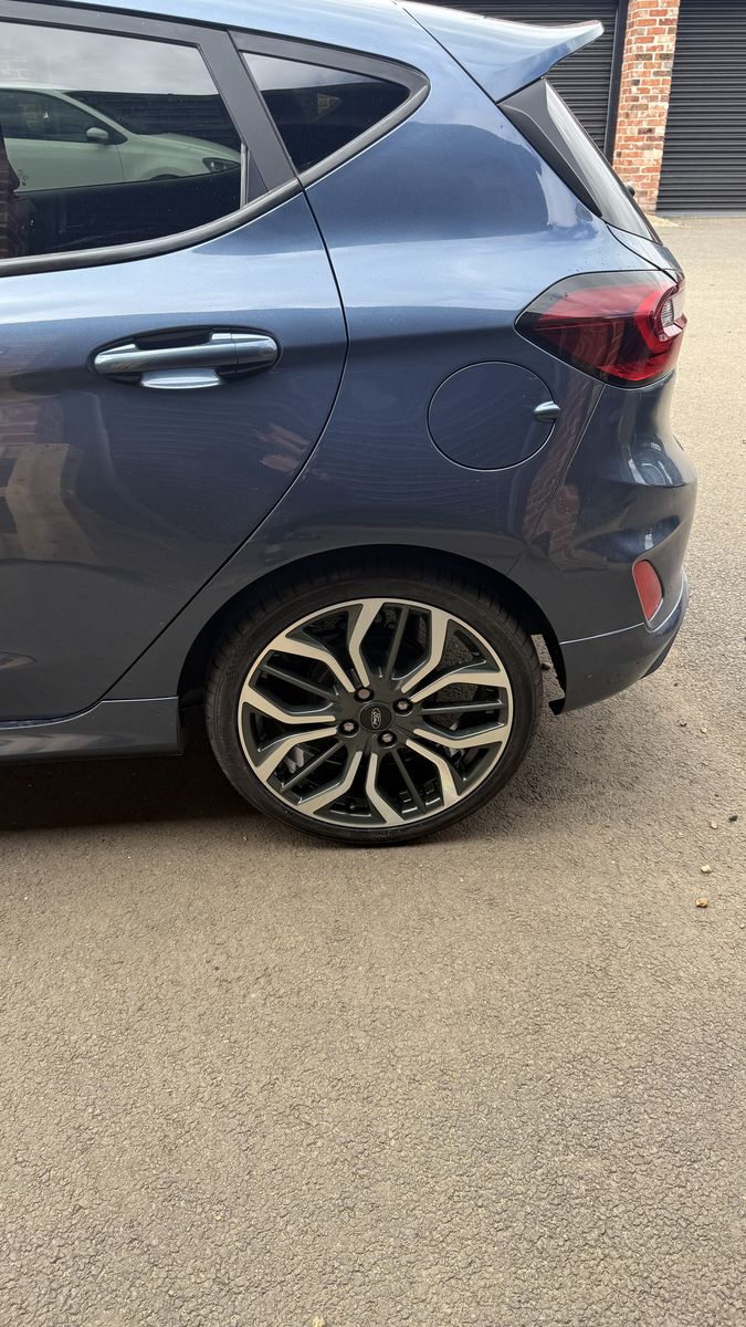 Ford diamond cut alloy